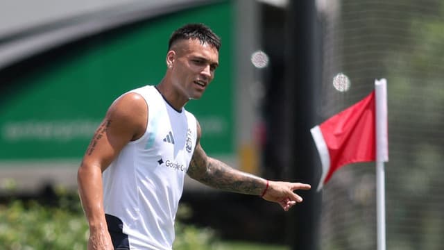 Barcelona Identify Lautaro Martinez as an Alternative to Julian Alvarez