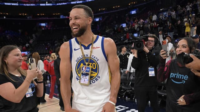 Steph Curry Has Perfect Response to Yaxel Lendeborg's Shooting Joke