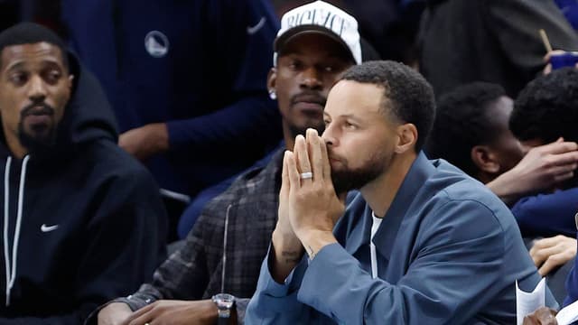 Steve Kerr Praises Stephen Curry and Jimmy Butler for Guiding From Sideline vs Heat