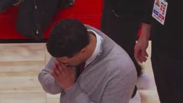 Tyrese Haliburton and Rick Carlisle Shocked as Johnny Furphy Suffers Apparent Knee Injury