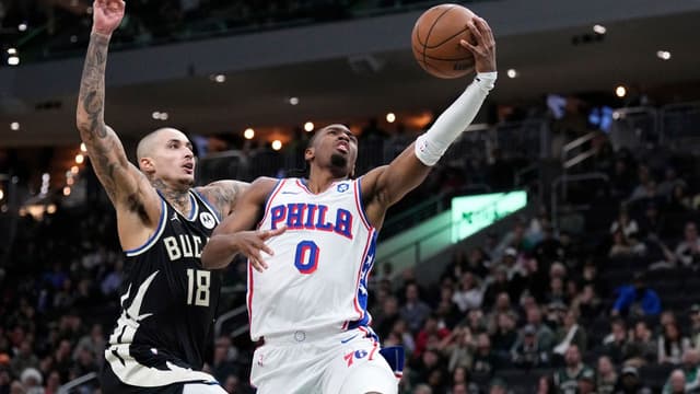 76ers Beat Bucks by 15 Despite Tyrese Maxey’s Struggles