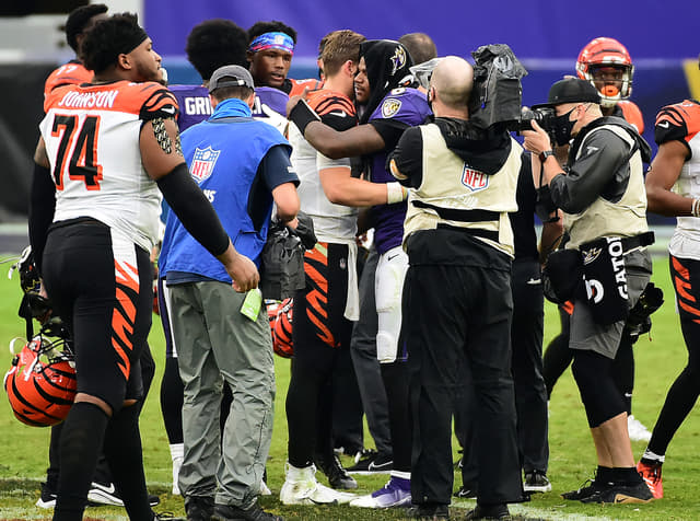 Joe Burrow Leads Bengals Comeback as Lamar Jackson Loses QB Battle 