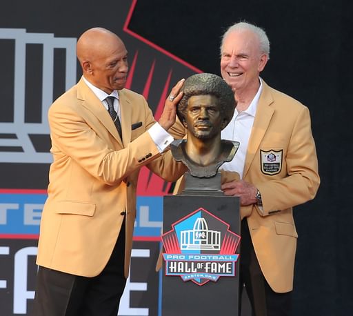 From Roger Staubach to Aaron Rodgers: Top 5 Richest Players in the NFL