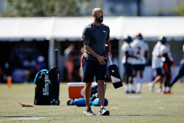 Raiders Set to Hire Zach Azzanni to Help Tyler Lockett