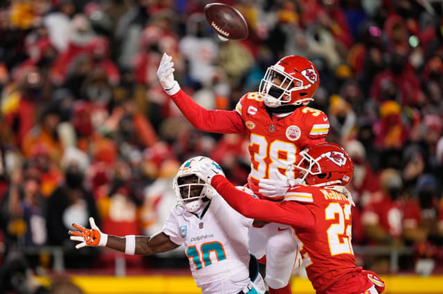 How the Dolphins Could Reap a $35M Benefit by Allowing Tyreek Hill to Rejoin the Chiefs