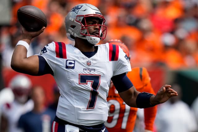 Report: Jacoby Brissett Boycotts Cardinals OTAs Over Contract Dispute