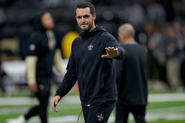 Derek Carr’s Unretirement Plans Take a Hit Amid Geno Smith News