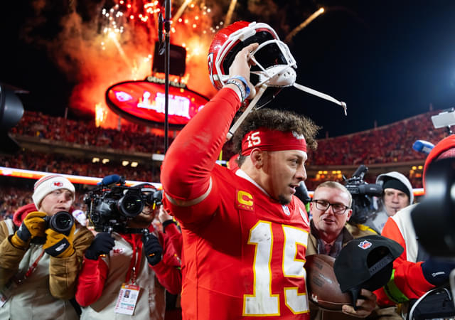 Which Helmet is Patrick Mahomes Using This Season?