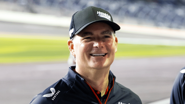 Jeff Gordon Lauds William Byron’s Drive Under Pressure From Ryan Blaney
