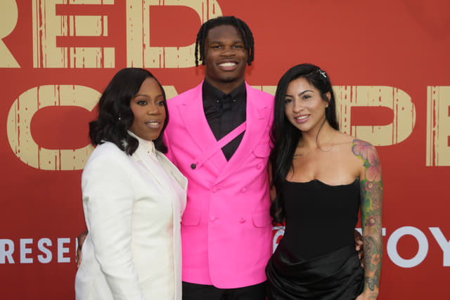 Travis Hunter Celebrates First Anniversary With “Best Wife” Leanna Lenee 