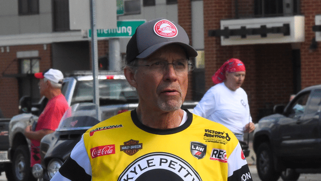 Kyle Petty Sees Pit Road Chaos as Safety Concern
