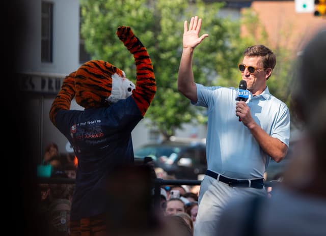 Fact Check: Eli Manning to Take Over as Ole Miss Head Coach?