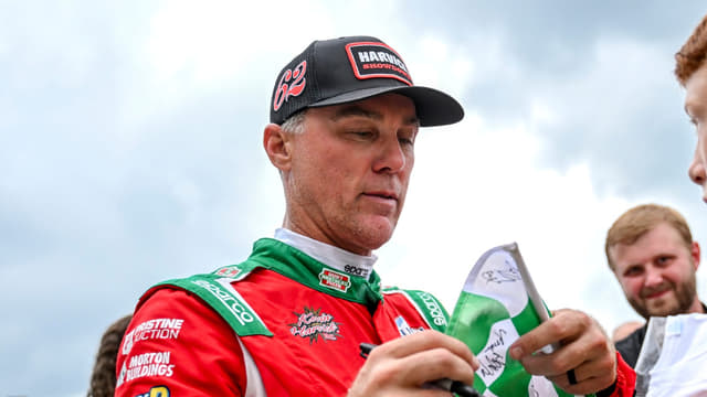 Kevin Harvick Reminisces on Racing at Martinsville Speedway