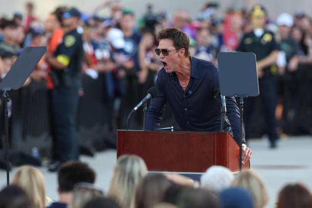 Fox Pays Tom Brady More than Troy Aikman and Tony Romo’s Salaries Combined