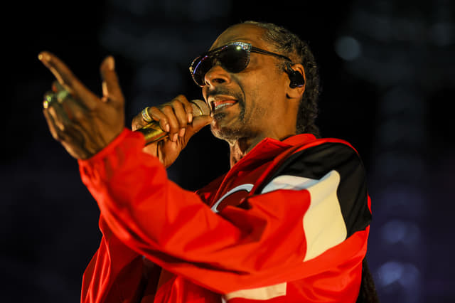 “20X Better Than Super Bowl”: NFL Fans on Snoop Dogg’s Halftime Show in Lions vs. Vikings