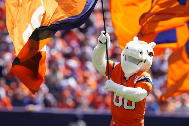 Broncos Mascot Catches Patrick Mahomes’ Throw, Visuals Go Viral
