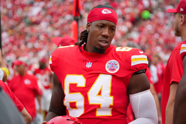 Chiefs Fans Say “Andy Reid Ended Wanya Morris Career” After Brutal Injury Against Texans