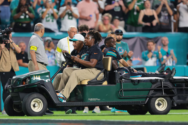 Latest Injury Reports on Tyreek Hill and Rome Odunze Spark Concern 
