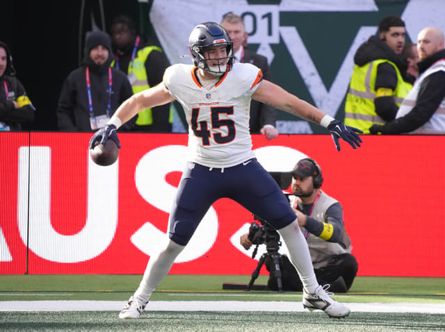 Broncos Agree to a One-Year Deal With Nate Adkins