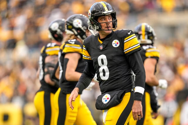 Aaron Rodgers Spends His 42nd Birthday at Home Studying Film With Teammates