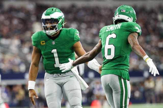 Jalen Hurts Admits He Was Not “on the Same Page” With DeVonta Smith After Bears’ Win