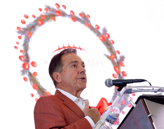 Nick Saban Recalls Lessons From Hardworking Dad in CFB Hall of Fame Speech