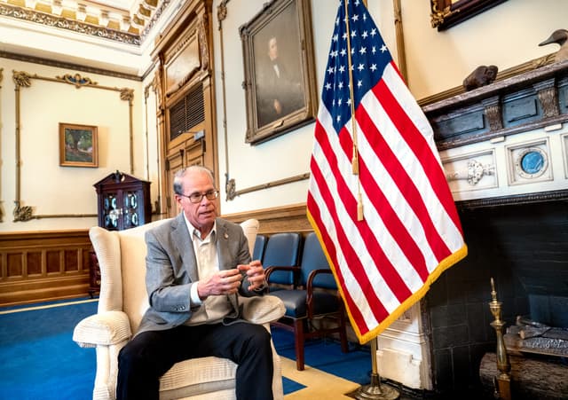 “We Didn’t Try to Lure Them”: Indiana Governor Defends Bid for Chicago Bears Stadium