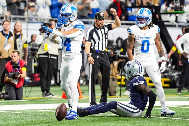Detroit Lions Keep Playoff Hopes Alive With a Strong 44-30 Win Against Cowboys
