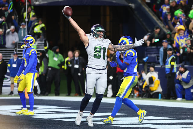 Eric Saubert, Who Has Signed With 11 Teams Since 2017, Leads Seahawks Into Playoffs