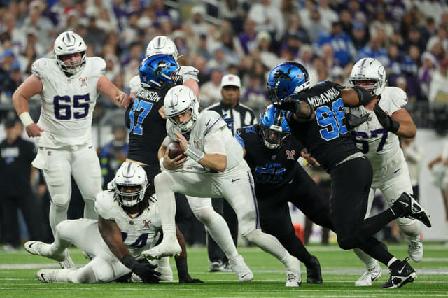 Panthers or Buccaneers? NFC Playoff Race Heats Up After Lions’ Christmas Game Loss