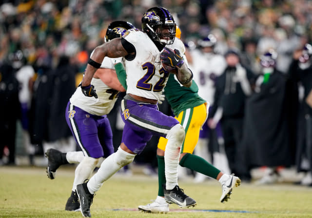 Ravens 41, Packers 24: Derrick Henry Keeps Baltimore in Playoff Hunt With 4 TDs
