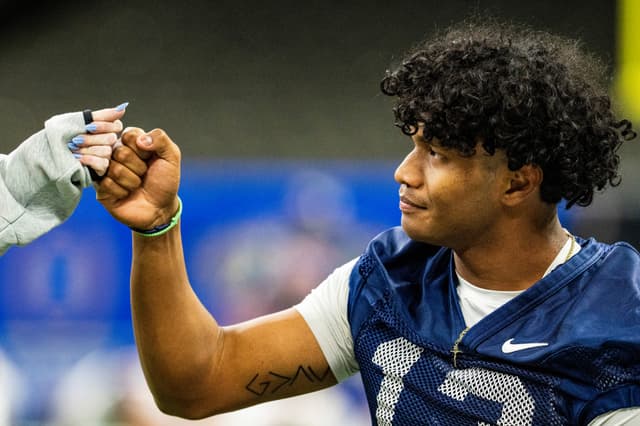 Missouri Favorite as Austin Simmons Plans to Hit the Transfer Portal