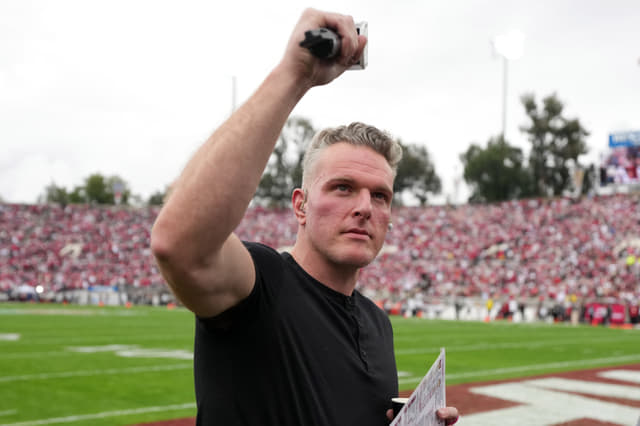 Indiana vs Oregon: Ref ‘Flexes’ for Pat McAfee as Video Goes Viral