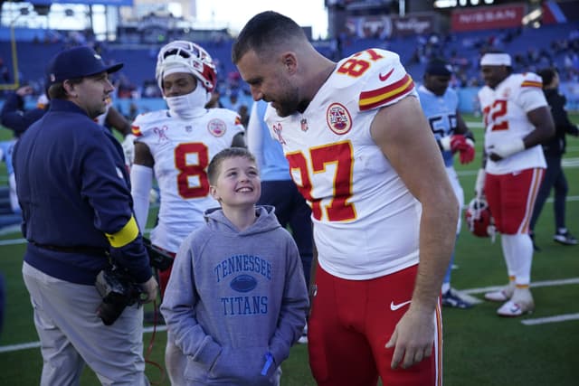 "Taylor is Gonna Kill Me”: Travis Kelce Gets Jason Kelce Laugh After Viral Chair Fall