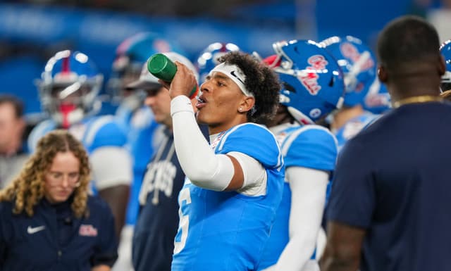 “You Can’t Do That”: Miami DL ‘Clotheslining’ Trinidad Chambliss Upsets Experts