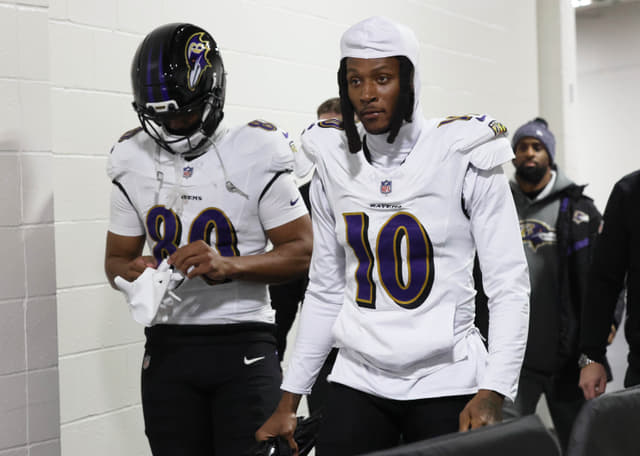 DeAndre Hopkins Signals Interest in Playing With Joe Burrow in Cincinnati