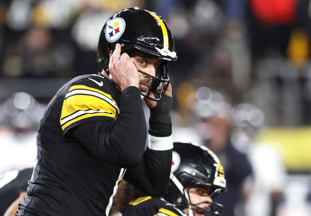 Aaron Rodgers Has Just 12 More Days to Decide on His NFL Future