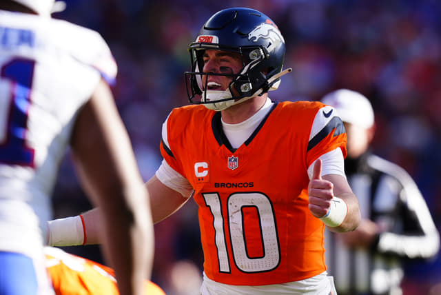 Bo Nix Uses Eye Black, Scores 2 TDs to Help Broncos Lead 20-10 vs. Bills at Halftime