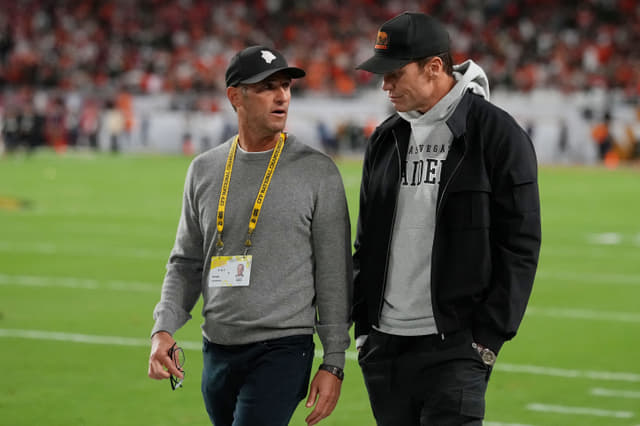 Sporting a Raiders Jacket, Tom Brady’s Quick Photo With Indiana-Miami Refs Goes Viral