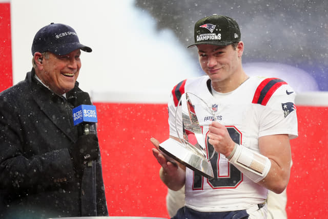 Josh McDaniels’ Cold-Weather Message to Drake Maye Goes Viral