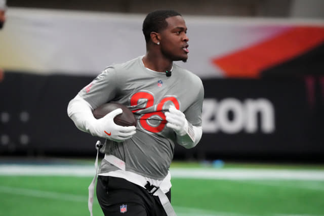 Three Teams Interested in De'Von Achane as Dolphins Explore Trade Options