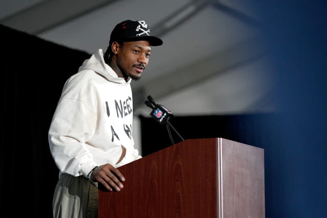 “She Had Lime Green Hair”: Patriots HC Mike Vrabel Calls Cardi B ‘Absolutely Hysterical’