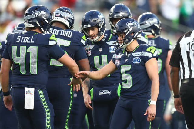 Jason Myers’ Three Field Goals Help Seahawks Lead 9-0 vs. Patriots at Halftime