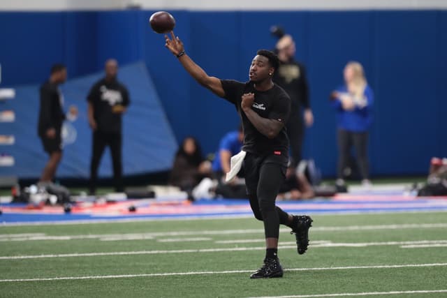 Chiefs Interested in Former Kansas Jayhawks QB Jalon Daniels