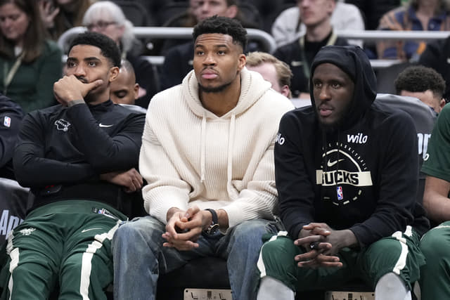 Giannis Faces Bucks Ultimatum as Extension Talks Turn Public