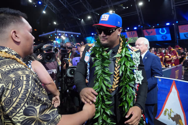 320,000 Fans Attend Day 1 of the 2026 NFL Draft 