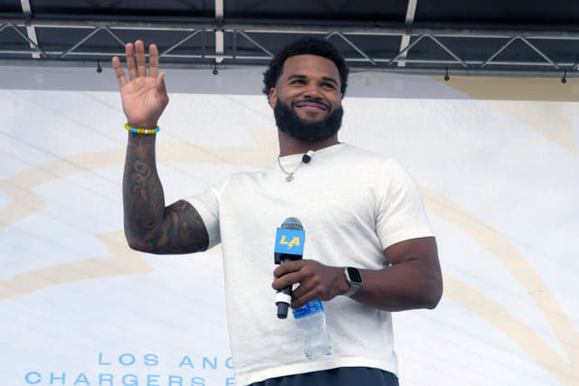 No. 22 Pick Akheem Mesidor Secures $20M+ Rookie Deal With Chargers