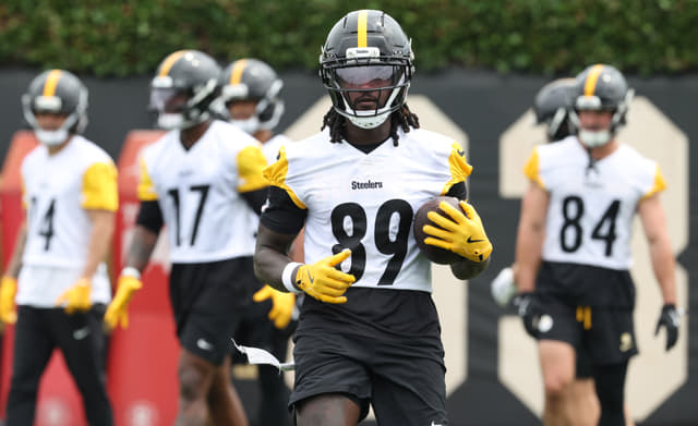 Seahawks Add WR Brandon Johnson, Part Ways With TE Harrison Bryant