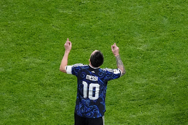 Dez Bryant Equates Lionel Messi’s Late Comebacks With Kobe Bryant