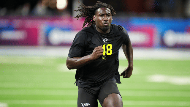 Cowboys Sign First-Round Pick Malachi Lawrence To Fully Guaranteed Deal